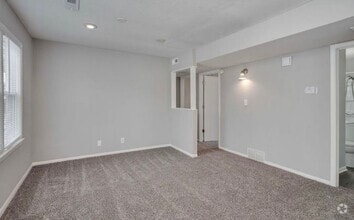 Building Photo - 4615 Freeman Ave