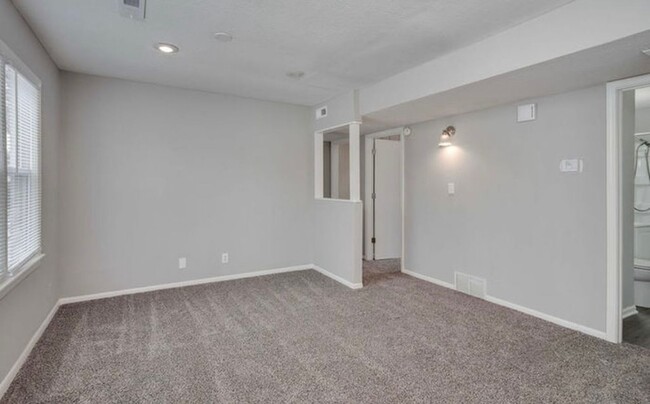 Foto del edificio - COMING SOON! 3 Bed 1 Bath Home! $1350.00