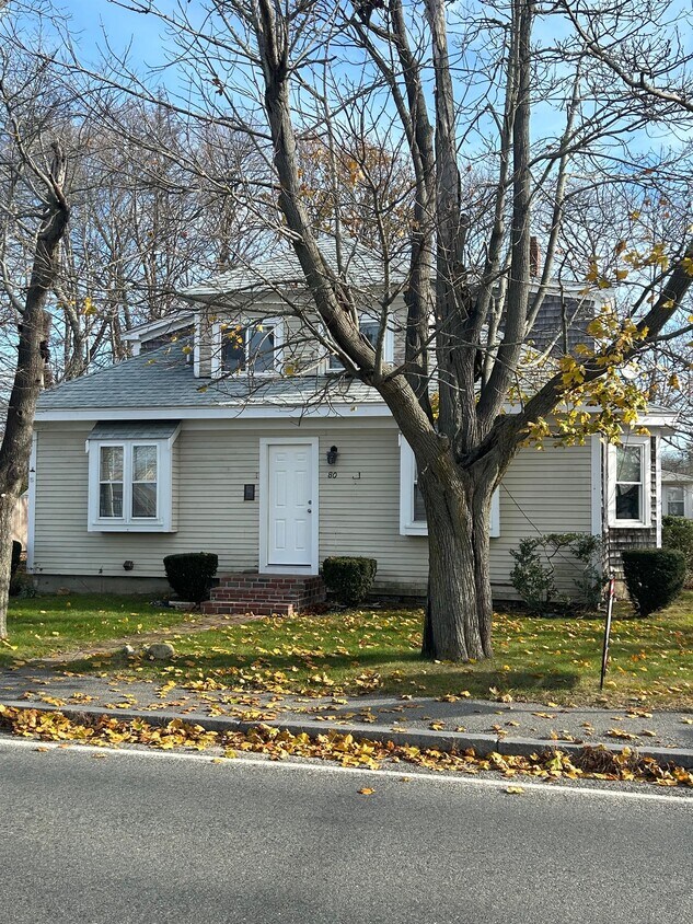 80 Yarmouth RoadRoom 1 Unit Room 1, Barnstable, MA 02601 Room for