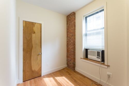 Building Photo - 128 E 97th St