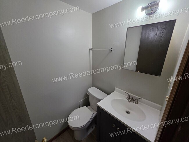 Foto del edificio - 3865-3871-3871 W 73rd Ct