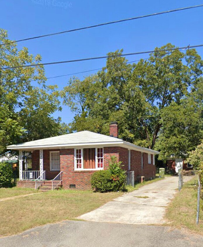 Exterior - 1422 Poplar St