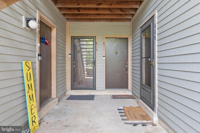 Foto del edificio - 609 Woodhollow Dr