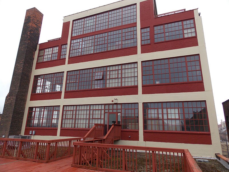 Foto principal - 2341 Carnegie Ave
