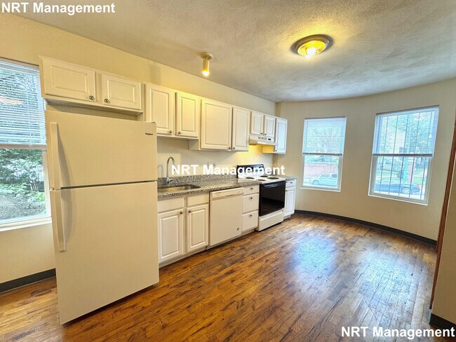 Foto del edificio - 840 Huntington Ave