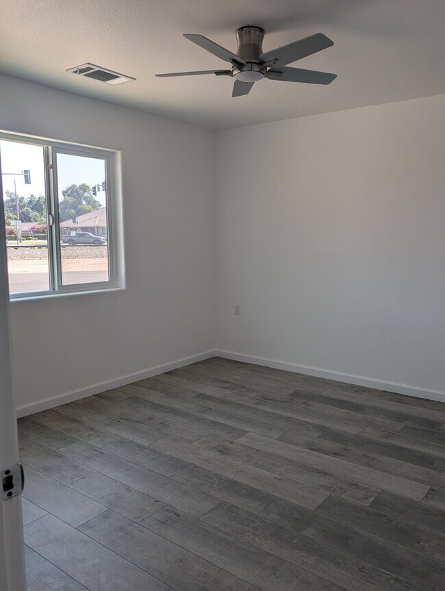 Foto del edificio - 627 N Rinaldi St