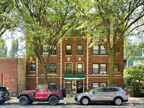 Building Photo - 4551 N Damen Ave