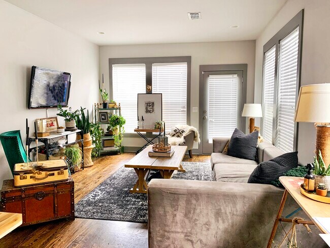 Foto del edificio - 1317 Pennock Ave