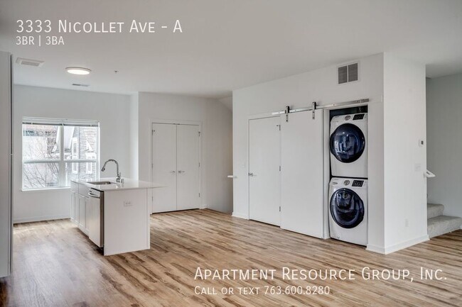 Building Photo - Luxury 3bed/2.5ba Townhome for Rent in Min...