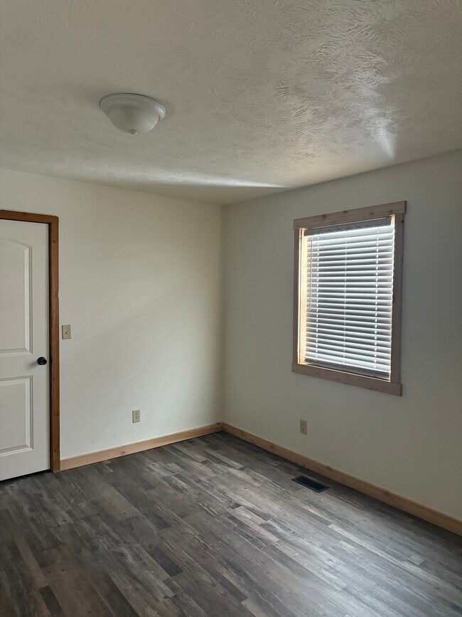 Foto del edificio - 12967 Roughys Dr