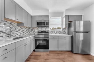 Building Photo - 3750 SW 59th Ave