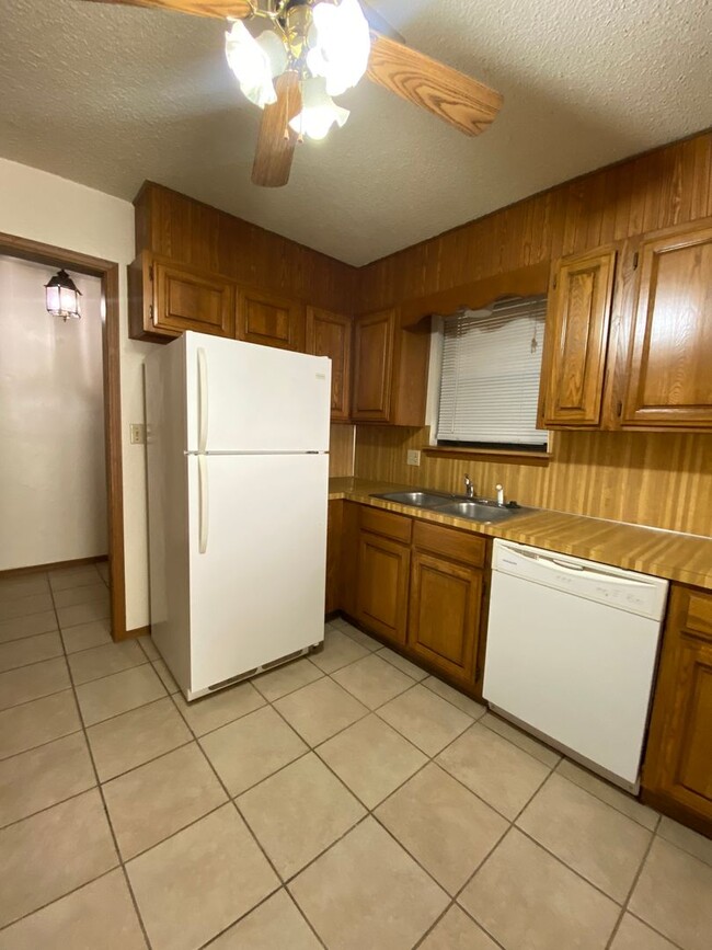 Foto del edificio - 2 bedroom in Broken Arrow!!