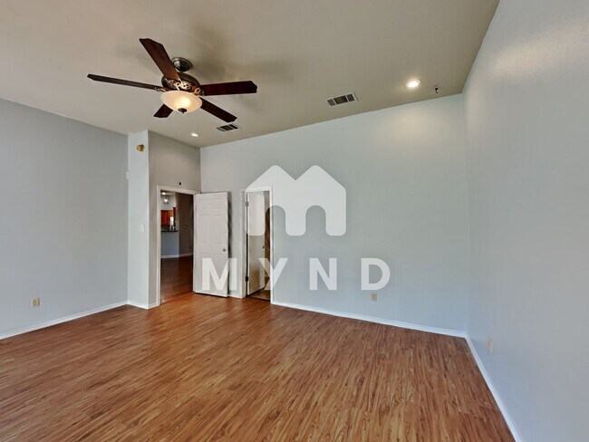 Foto del edificio - 14511 Sandy Side Dr