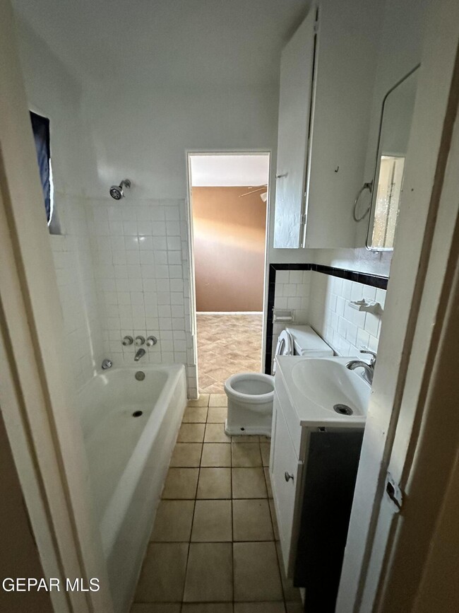 Building Photo - 3912 Polk Ave