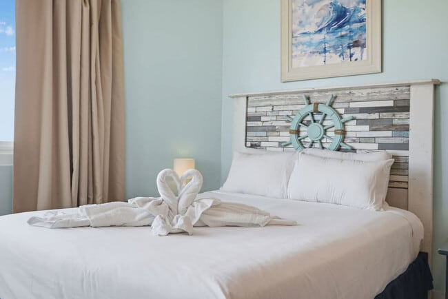 Building Photo - 8817 S Thomas Dr