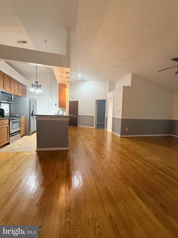 Building Photo - 3315 Sir Thomas Dr