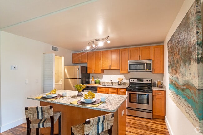 1BR, 1BA - Kitchen - Innovo Living On Waters