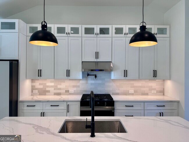 Foto del edificio - 5140 Tilly Mill Rd