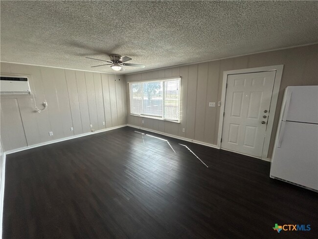 Foto del edificio - 1484 W Klein Rd