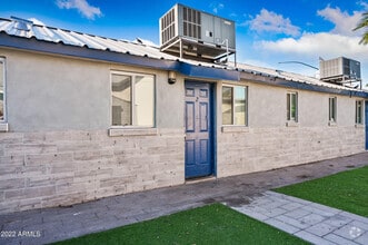 Building Photo - 1860 W Glenrosa Ave