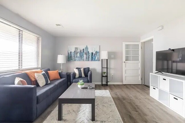 Photo - 1115 Mary Ann St Apartment