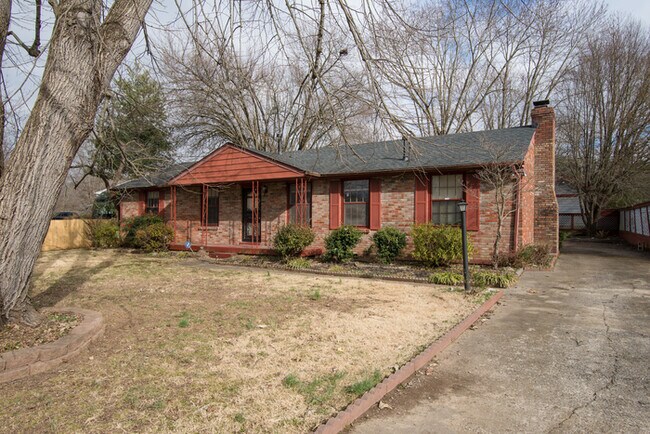 Building Photo - Unique 2-Bedroom with bonus!