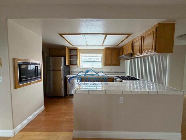 Foto del edificio - 1258 W 25th St