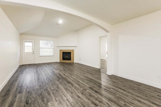 Foto del edificio - 16102 Majestic Glen Ln