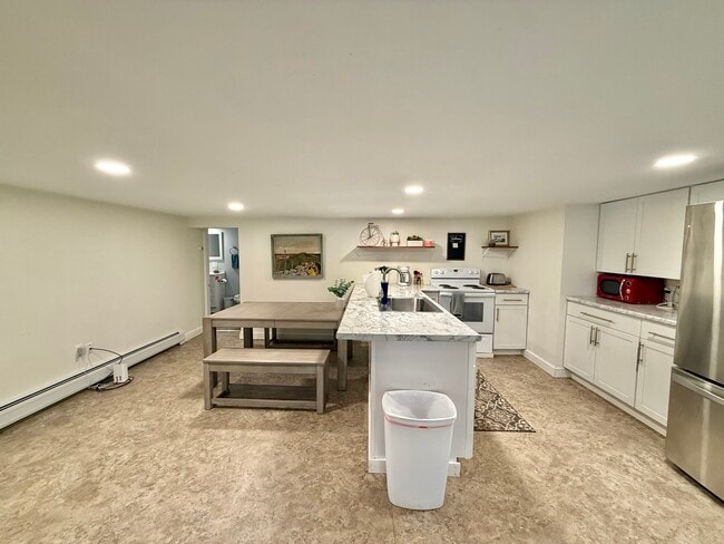 Foto del edificio - 8 Hanson Dr