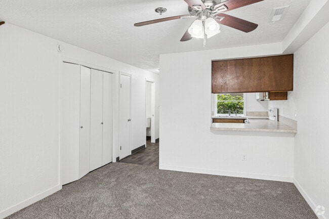 2BR, 2.5BA - 1,061SF - Dining Room - St James Condominiums