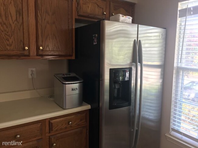 Foto del edificio - 3 br, 2.5 bath Townhome - 15 E Galloway Ct