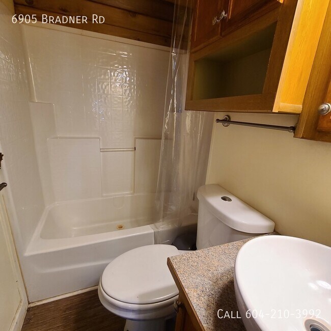 Photo du bâtiment - Utilities Included-Cozy Mobile Home