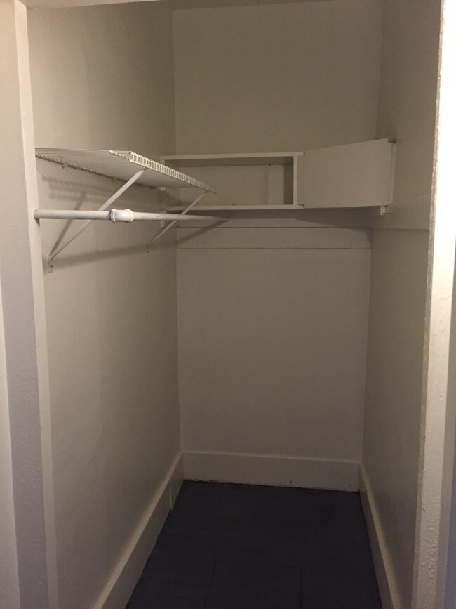 Building Photo - 615 NW 6th St