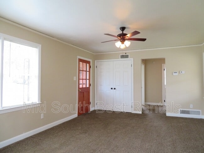 Building Photo - 1445 Catherine St