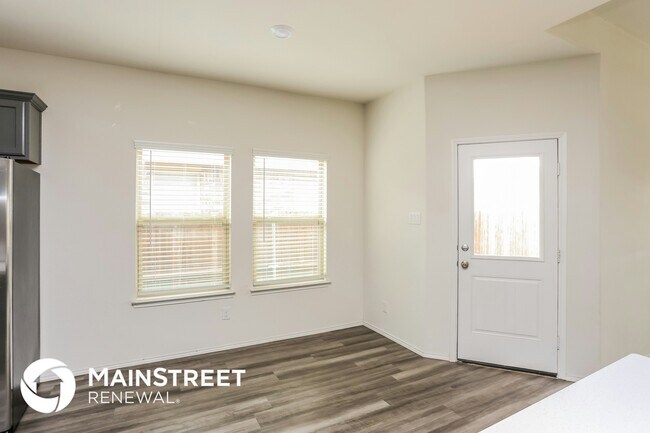 Foto del edificio - 8908 Finn Ln