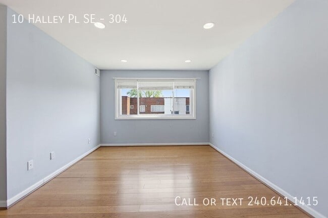 Photo - 10 Halley Pl SE House