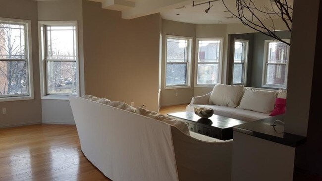 Building Photo - 715 Westminster St