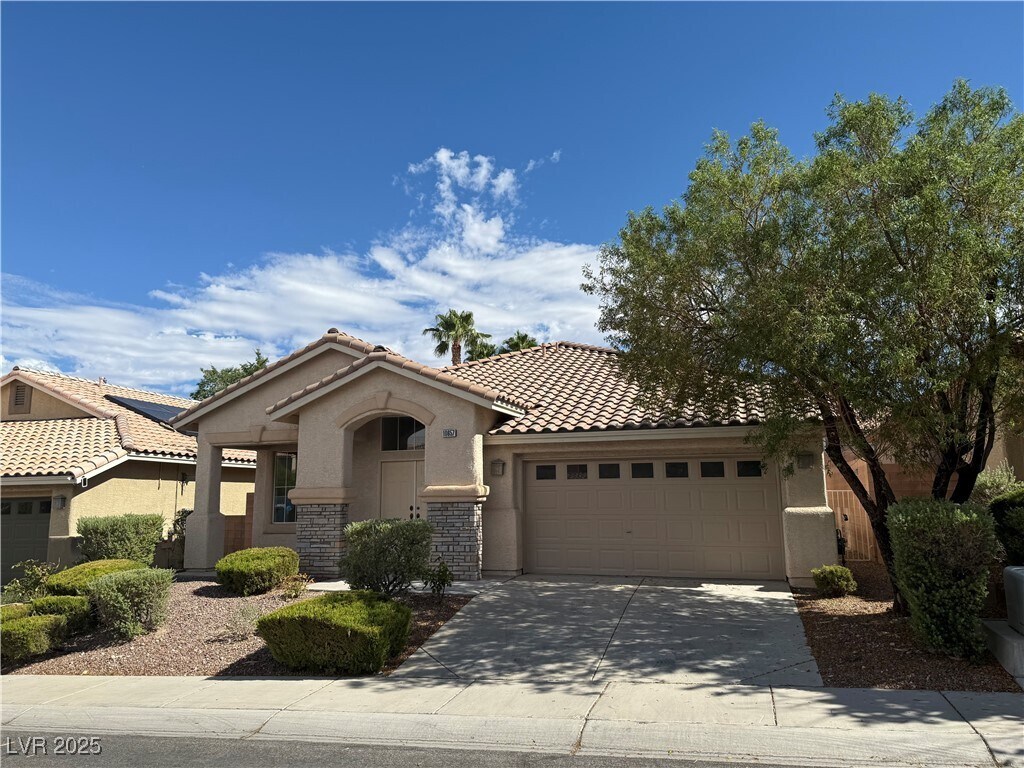 Foto principal - 10657 Sapphire Vista Ave