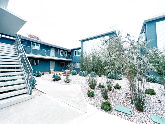 Foto del edificio - 858860-860 3rd St