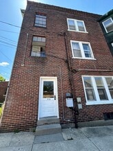 Building Photo - 912 S 7th St