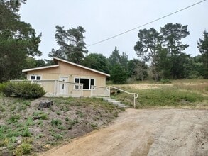 Building Photo - 552 Calle Vista Del Asta