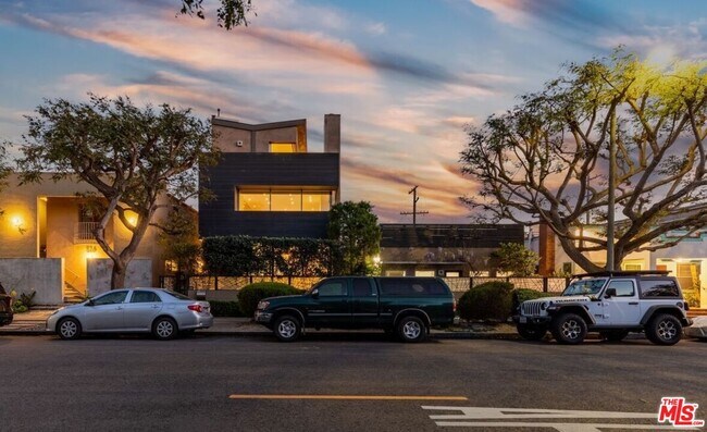Building Photo - 524 Rialto Ave