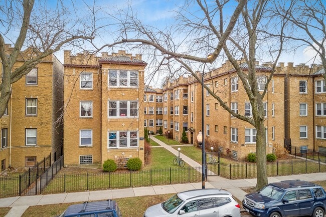 Foto del edificio - 5061 N Damen Ave