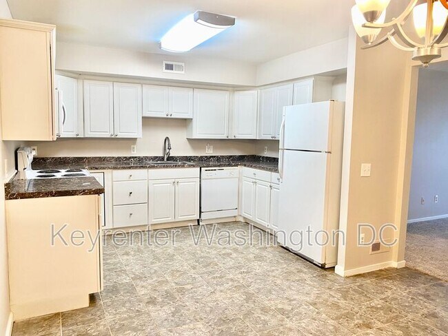 Foto del edificio - 17405 Pipers Way