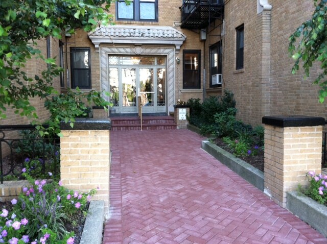 Primary Photo - Melbro Apartments