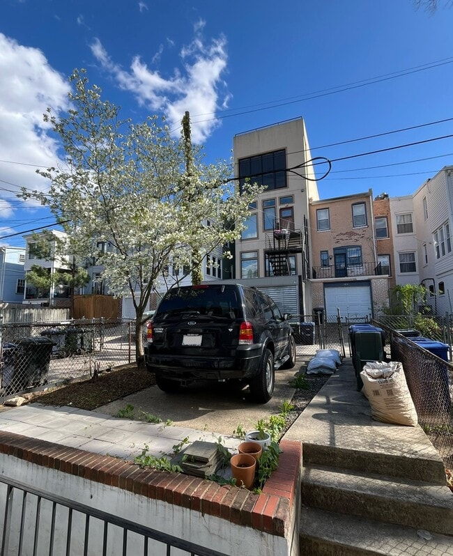 Foto del edificio - 1428 Oak St NW