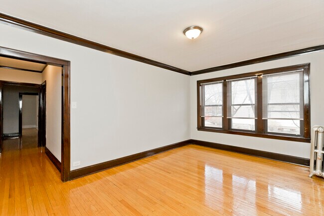 Building Photo - 5075 N Wolcott Ave