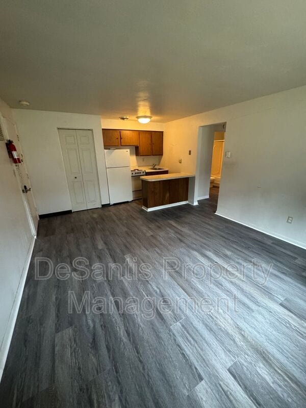 Building Photo - 310 Lunar Ln