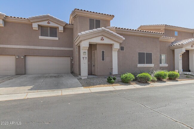 Building Photo - 8001 W Carolina Dr