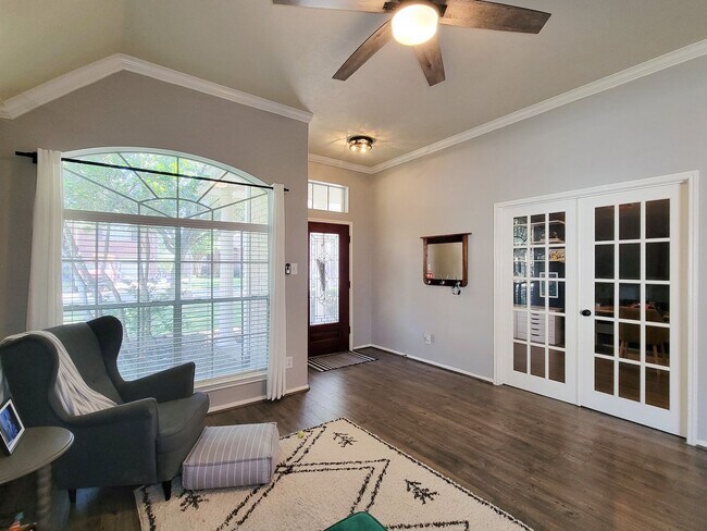 Building Photo - Welcome home to this charming 4-bedroom, 3-bathroom brick house in the desirable Stone Gate commu...